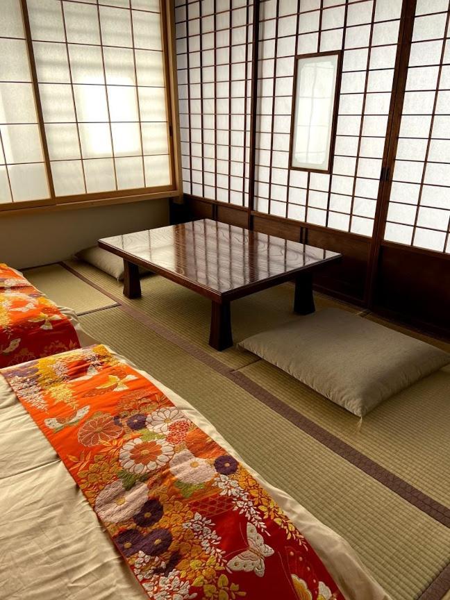 Okiya Guest House&Tapas Bar Kiryu Bagian luar foto