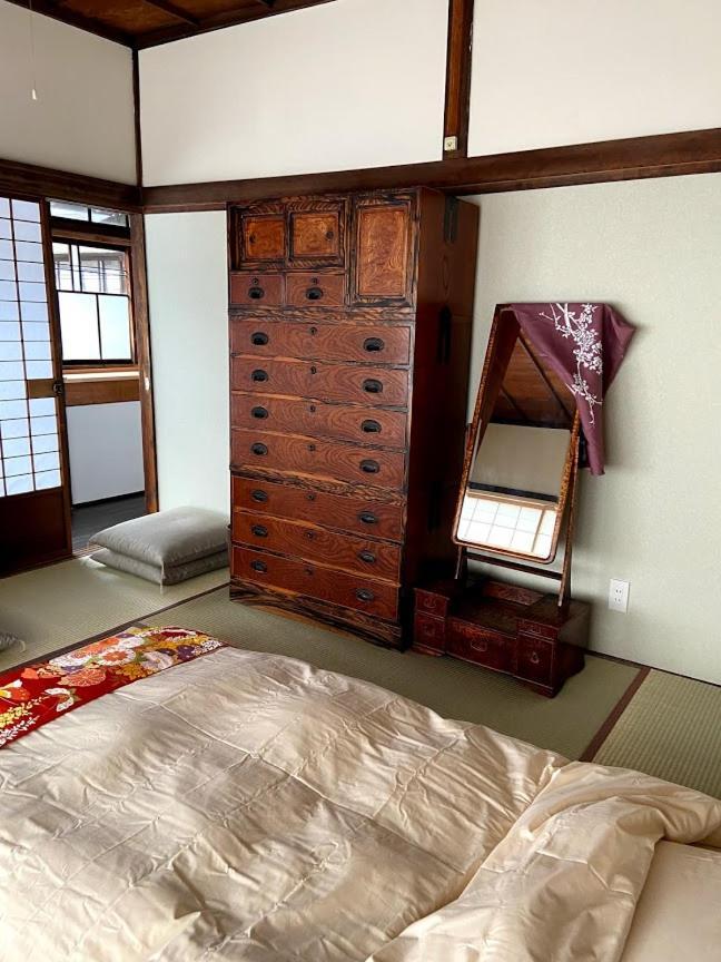 Okiya Guest House&Tapas Bar Kiryu Bagian luar foto