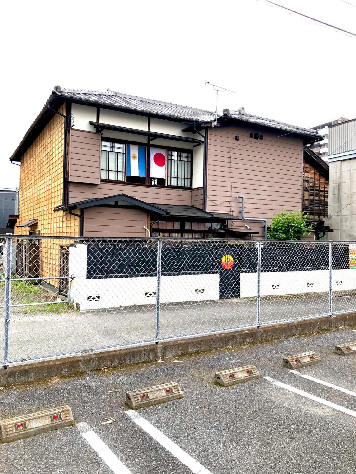 Okiya Guest House&Tapas Bar Kiryu Bagian luar foto
