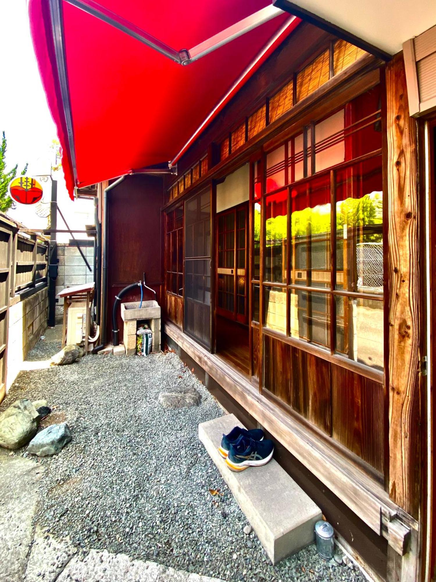 Okiya Guest House&Tapas Bar Kiryu Bagian luar foto